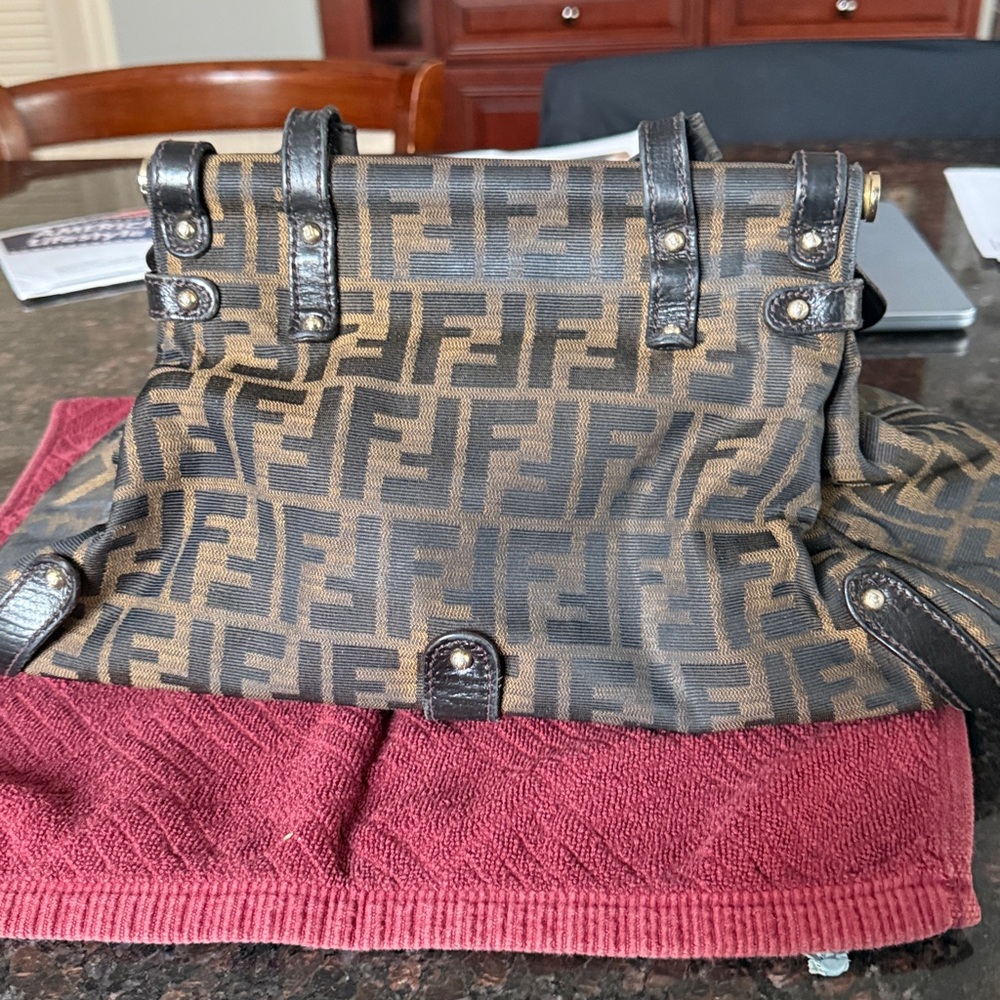 Pre-Owned Vintage FENDI Black and Brown Zucca Canvas Magic Top Handle Logo Bag - Picture 2 of 11